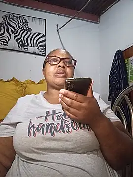 Snapshot of YELLOW_BONE chatting on June 29, 2026, 8:53 pm YELLOW BONE online show from June 29, 2026, 8:53 pm