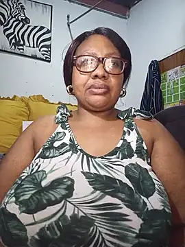 Snapshot of YELLOW_BONE chatting on July 24, 2026, 8:51 pm YELLOW BONE online show from July 24, 2026, 8:51 pm