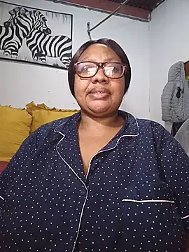 Snapshot of YELLOW_BONE chatting on July 25, 2026, 11:13 pm YELLOW BONE online show from July 25, 2026, 11:13 pm