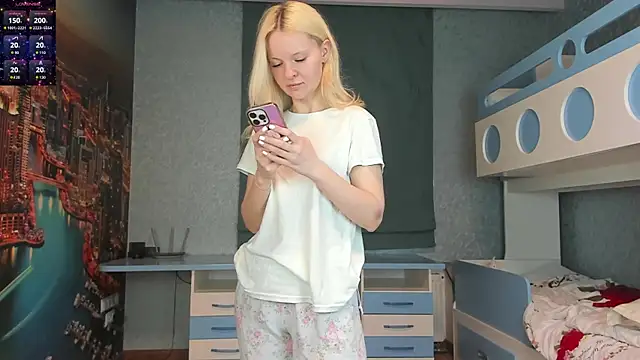 Snapshot of Masha_2002 chatting on May 6, 2026, 7:30 pm Masha 2002 online show from May 6, 2026, 7:30 pm