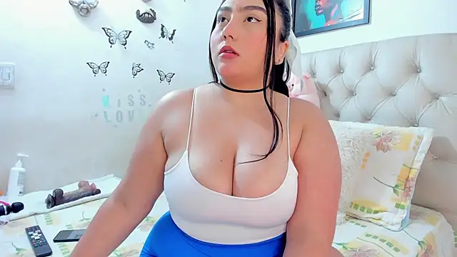 NayaWayne online show from February 19, 2026, 4:58 pm