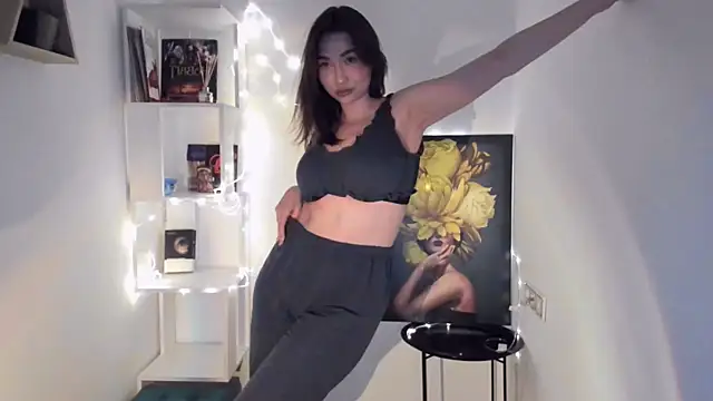 GracefulLook online show from February 5, 2025, 3:23 am