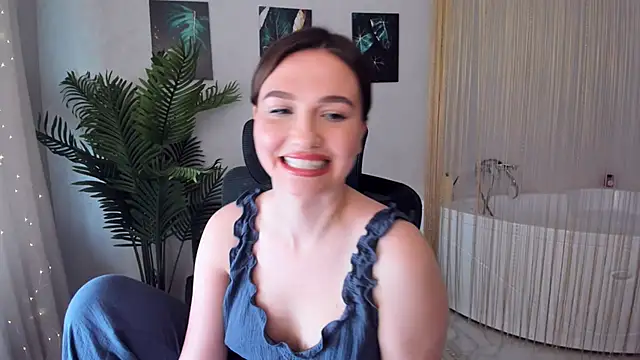 GracefulLook online show from February 6, 2025, 9:43 am