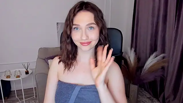 GracefulLook online show from March 11, 2025, 5:24 pm