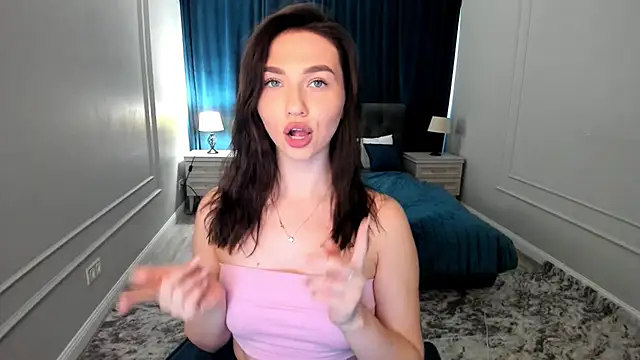 GracefulLook online show from September 14, 2025, 3:38 am