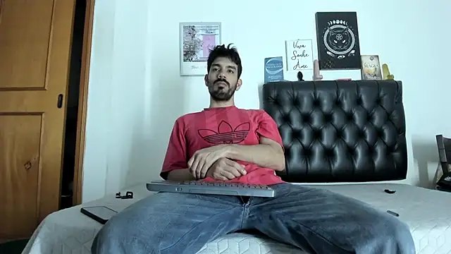 JohanyLatino online show from January 29, 2025, 11:46 pm