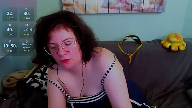 Snapshot of EverlyRays chatting on June 21, 2026, 5:04 pm EverlyRays online show from June 21, 2026, 5:04 pm