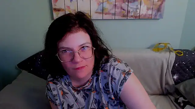 Snapshot of EverlyRays chatting on July 5, 2026, 9:00 pm EverlyRays online show from July 5, 2026, 9:00 pm