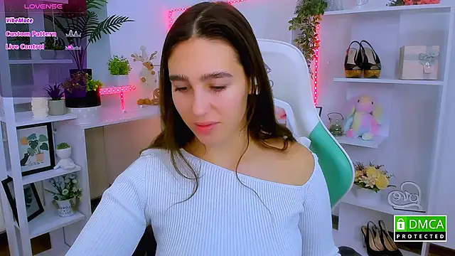  Eliizabeth  online show from December 16, 2025, 10:15 pm