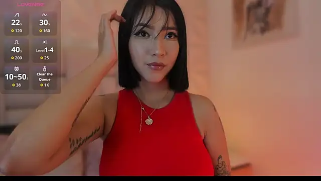 emma woods  online show from October 6, 2025, 8:28 pm