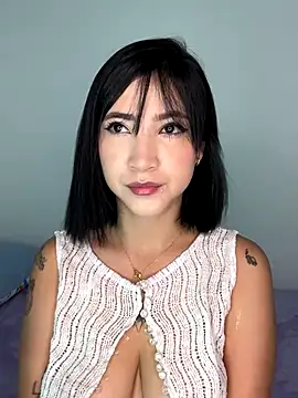 emma woods  online show from October 29, 2025, 10:39 am