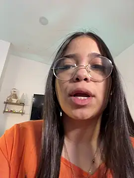 tati reyess online show from December 15, 2025, 12:31 pm