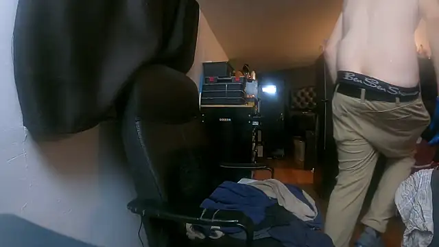 Snapshot of leanjamesdean chatting on November 12, 2025, 4:24 am leanjamesdean online show from November 12, 2025, 4:24 am