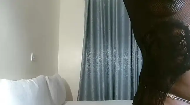 Snapshot of Elegant_Ebony chatting on February 14, 2025, 10:07 am Elegant Ebony online show from February 14, 2025, 10:07 am