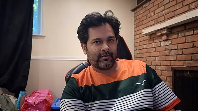 Snapshot of Sakhtlaundaz chatting on July 23, 2026, 12:58 pm Sakhtlaundaz online show from July 23, 2026, 12:58 pm