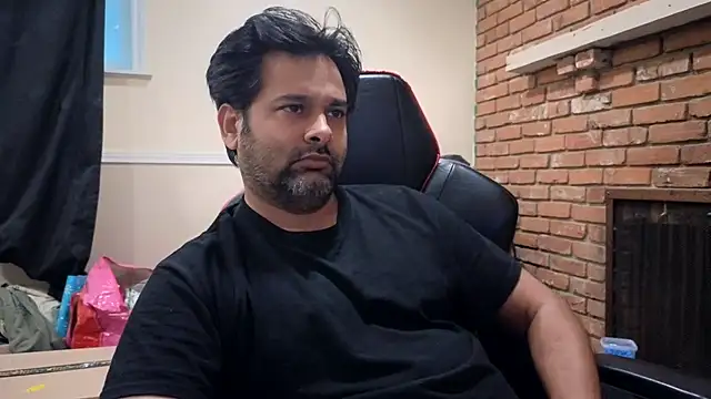 Snapshot of Sakhtlaundaz chatting on July 25, 2026, 1:30 pm Sakhtlaundaz online show from July 25, 2026, 1:30 pm