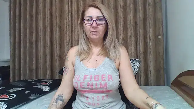 PussyEvely online show from February 18, 2026, 4:52 am