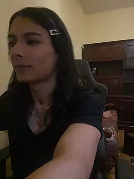 Snapshot of calliemaggotbone chatting on June 14, 2026, 6:21 pm calliemaggotbone online show from June 14, 2026, 6:21 pm