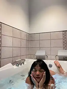 Snapshot of Emily_restrepo chatting on January 3, 2025, 12:43 am Emily restrepo online show from January 3, 2025, 12:43 am