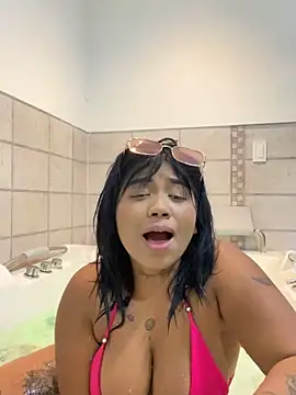 Snapshot of Emily_restrepo chatting on January 4, 2025, 12:27 am Emily restrepo online show from January 4, 2025, 12:27 am