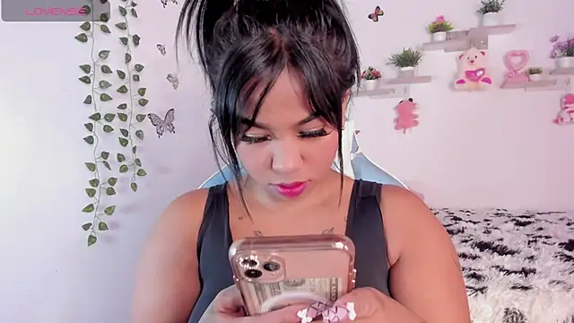 Snapshot of Emily_restrepo chatting on February 11, 2025, 7:23 am Emily restrepo online show from February 11, 2025, 7:23 am