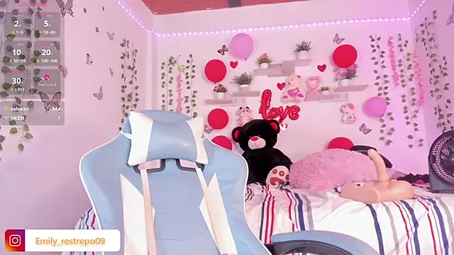 Snapshot of Emily_restrepo chatting on February 24, 2025, 9:21 am Emily restrepo online show from February 24, 2025, 9:21 am