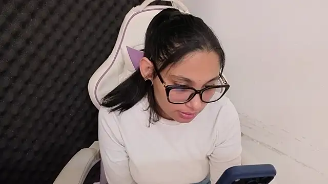 Snapshot of Cuteprincess21 chatting on July 17, 2026, 2:18 am Cuteprincess21 online show from July 17, 2026, 2:18 am