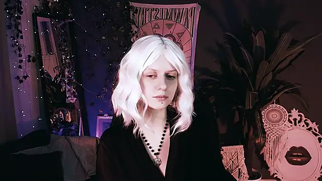 Noah ElmerX online show from November 18, 2025, 4:33 pm