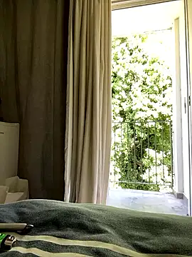 Snapshot of YesTheSexiest chatting on December 7, 2024, 8:22 am YesTheSexiest online show from December 7, 2024, 8:22 am