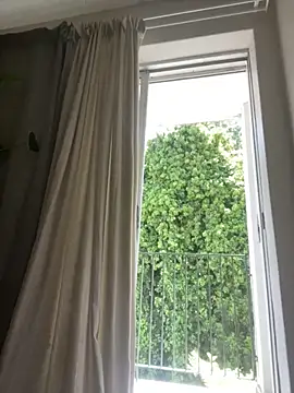 Snapshot of YesTheSexiest chatting on October 16, 2025, 11:33 am YesTheSexiest online show from October 16, 2025, 11:33 am