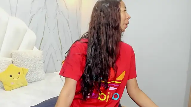 Rosalinda Cortez online show from December 11, 2024, 12:44 pm