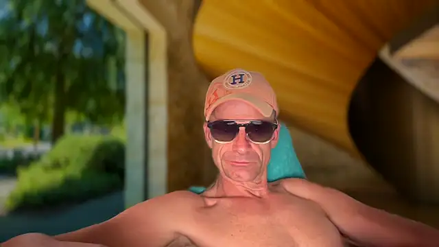 Snapshot of Amsterdaman chatting on July 10, 2026, 6:32 pm Amsterdaman online show from July 10, 2026, 6:32 pm