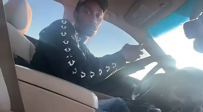 Snapshot of ITSONLYKENNY chatting on January 28, 2025, 9:50 pm ITSONLYKENNY online show from January 28, 2025, 9:50 pm