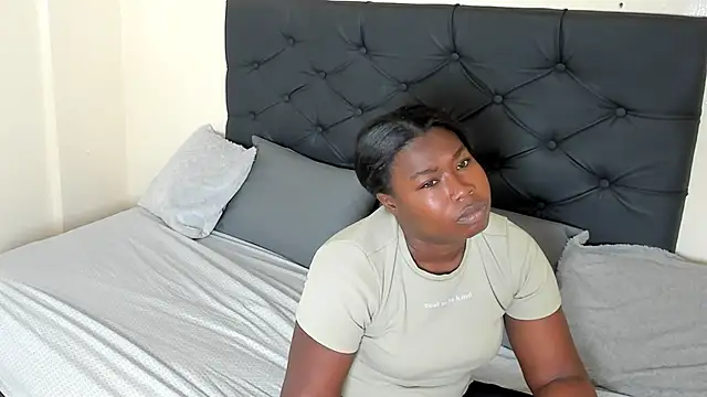 Cristale69 online show from February 5, 2026, 6:45 pm