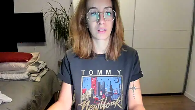 DesireMore90 online show from January 5, 2025, 5:51 pm