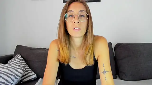 DesireMore90 online show from September 25, 2025, 2:21 pm