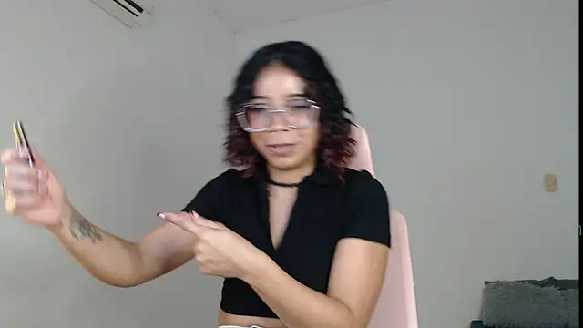 Snapshot of Putaku_San chatting on December 22, 2024, 3:11 am Putaku San online show from December 22, 2024, 3:11 am