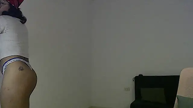 Snapshot of Putaku_San chatting on December 20, 2025, 5:03 am Putaku San online show from December 20, 2025, 5:03 am