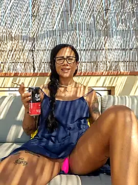 Allana Squirt online show from August 9, 2026, 9:25 am