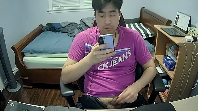 Koreanboy171 online show from March 9, 2026, 2:48 am