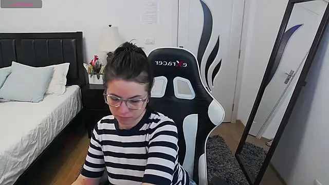 AmyPure  online show from March 30, 2026, 6:25 am