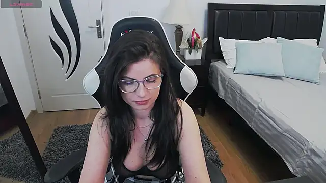 AmyPure  online show from April 21, 2026, 4:30 am