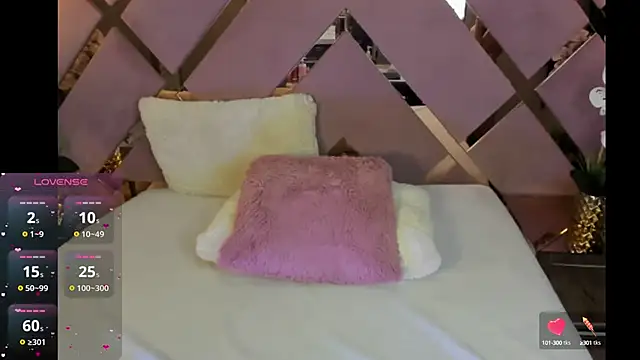 SHANONCLARK online show from March 20, 2025, 1:13 am