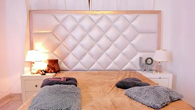 brittany069 online show from April 14, 2026, 8:26 pm