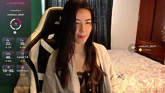 Snapshot of alice_middlee chatting on July 14, 2026, 3:40 pm alice middlee online show from July 14, 2026, 3:40 pm