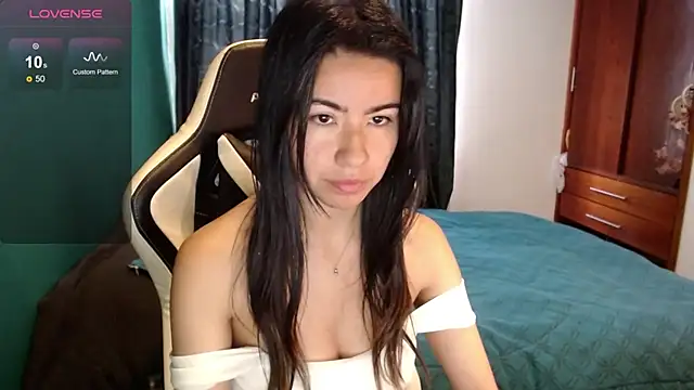Snapshot of alice_middlee chatting on July 29, 2026, 2:04 pm alice middlee online show from July 29, 2026, 2:04 pm