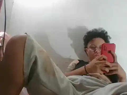 Snapshot of EdenJupiter chatting on December 17, 2024, 5:51 am EdenJupiter online show from December 17, 2024, 5:51 am