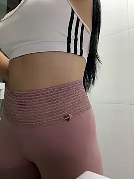 lupyta20 online show from October 19, 2025, 2:34 am