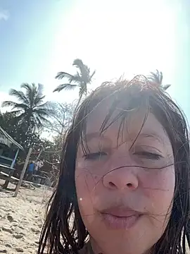 Snapshot of Bruja_lu chatting on February 25, 2025, 7:47 pm Bruja lu online show from February 25, 2025, 7:47 pm