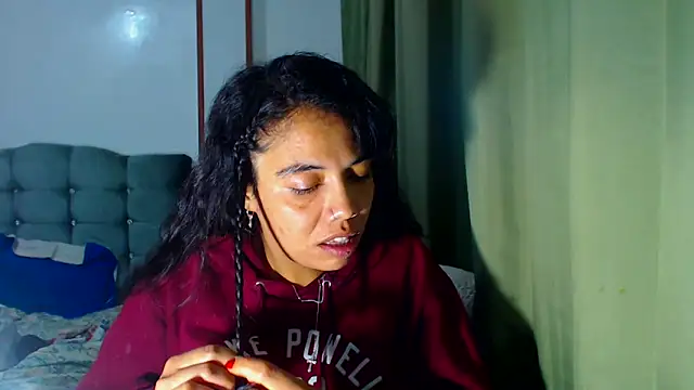 Snapshot of AmaraRoberts420 chatting on February 1, 2026, 11:36 pm AmaraRoberts420 online show from February 1, 2026, 11:36 pm